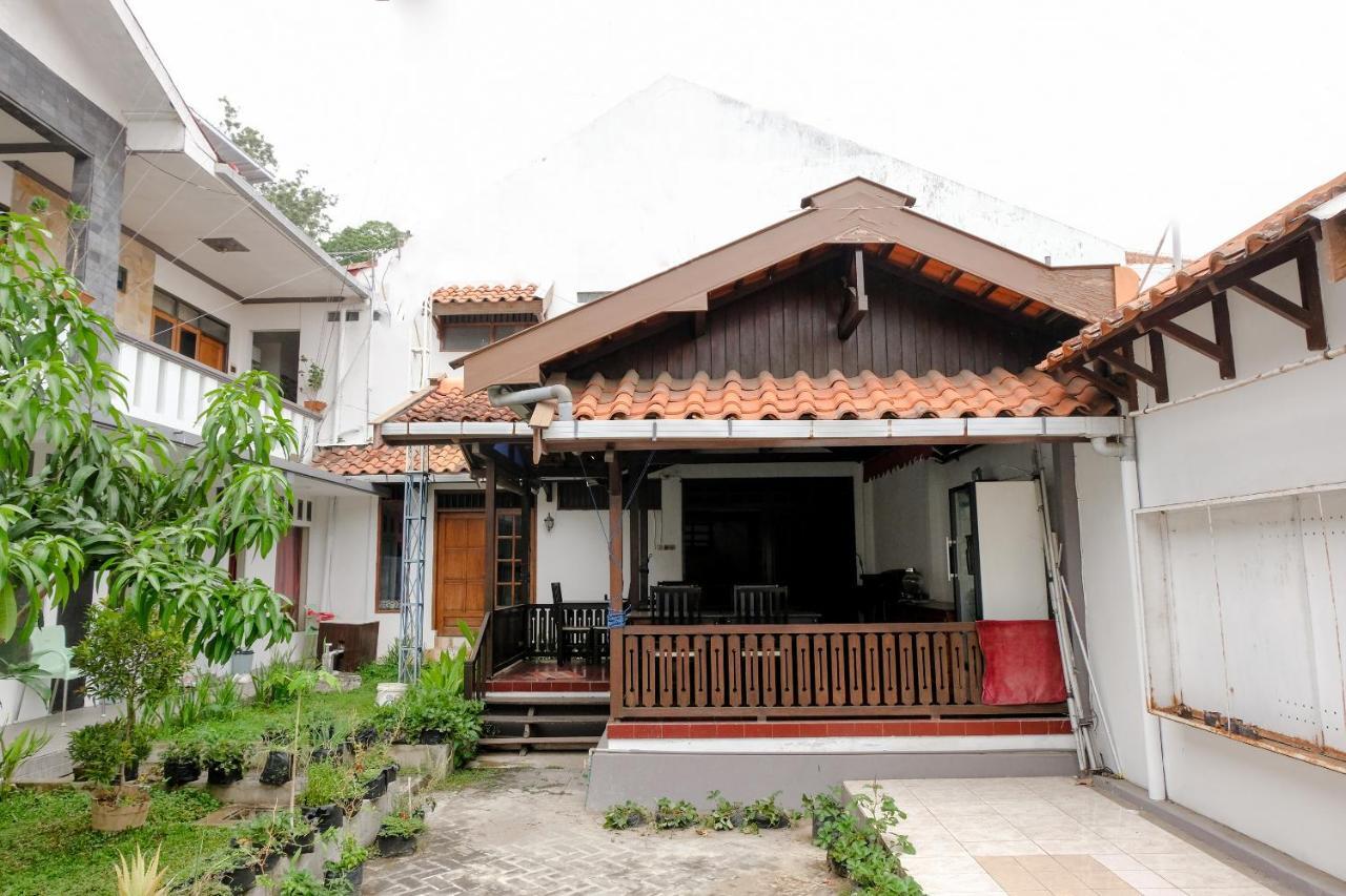 Oyo 2060 Adam'S Apple Family Guest House Batu  Exterior photo